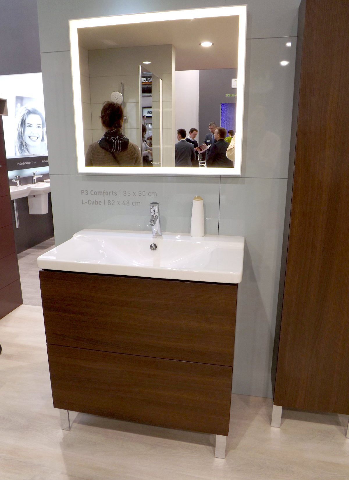 Шкаф-пенал подвесной Duravit L-Cube LC1170R1313 Американский орех