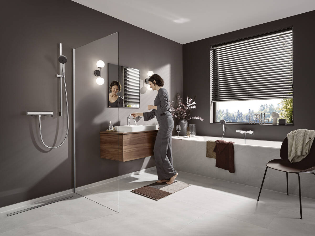 Смеситель для раковины HANSGROHE Vivenis 75020000 110 мм, со сливным гарнитуром, хром