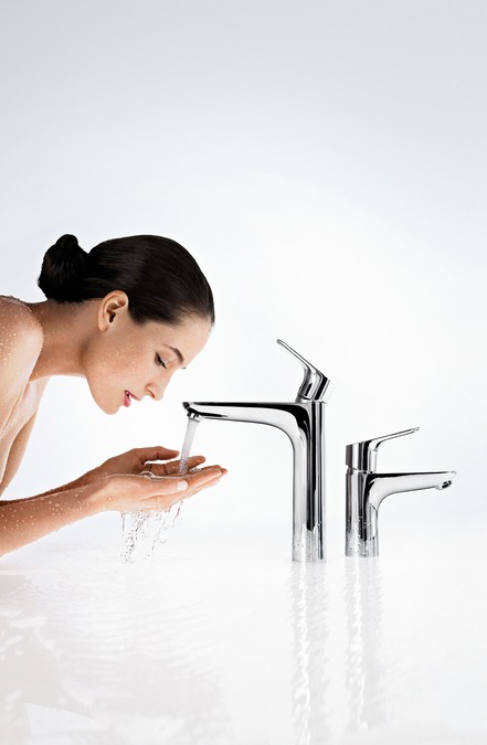 Однорычажный смеситель для раковины HANSGROHE Focus 31608000 190 мм, с донным клапаном, цвет Хром