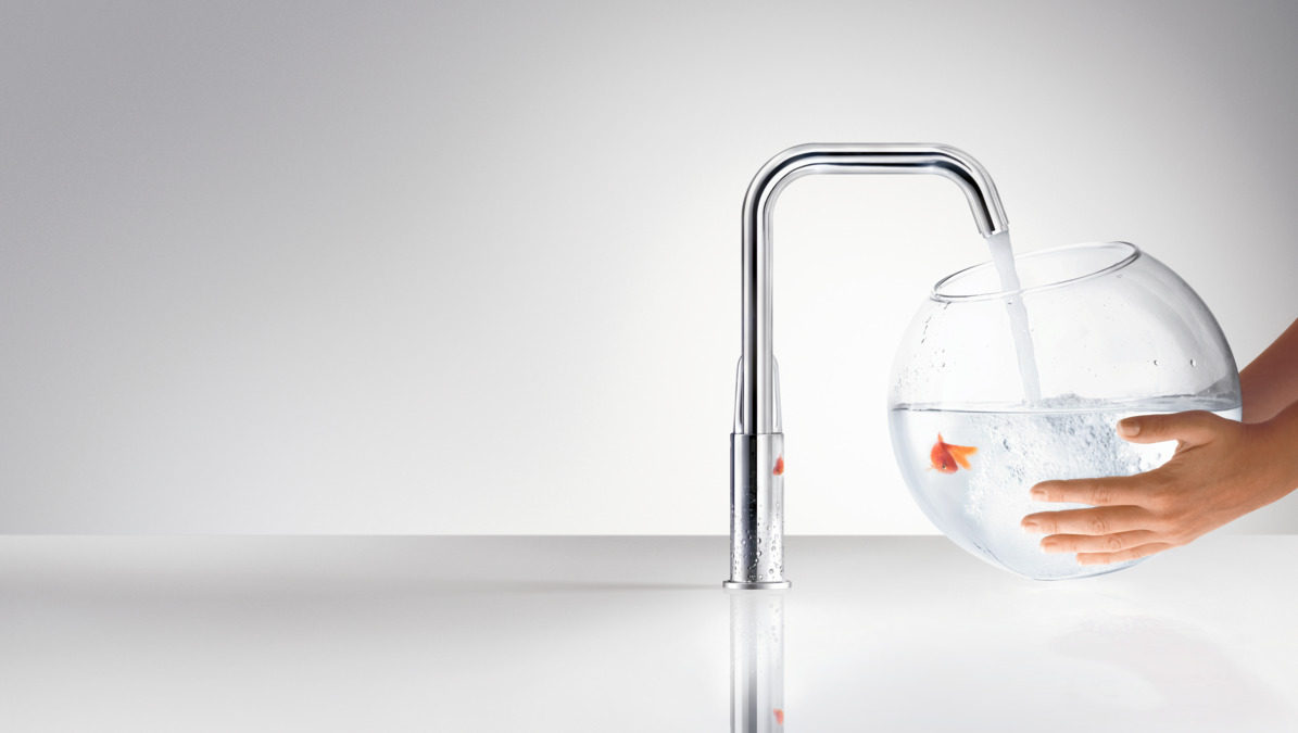 Однорычажный смеситель для раковины с поворотным изливом HANSGROHE Focus 31609000 240 мм, с донным клапаном, цвет Хром