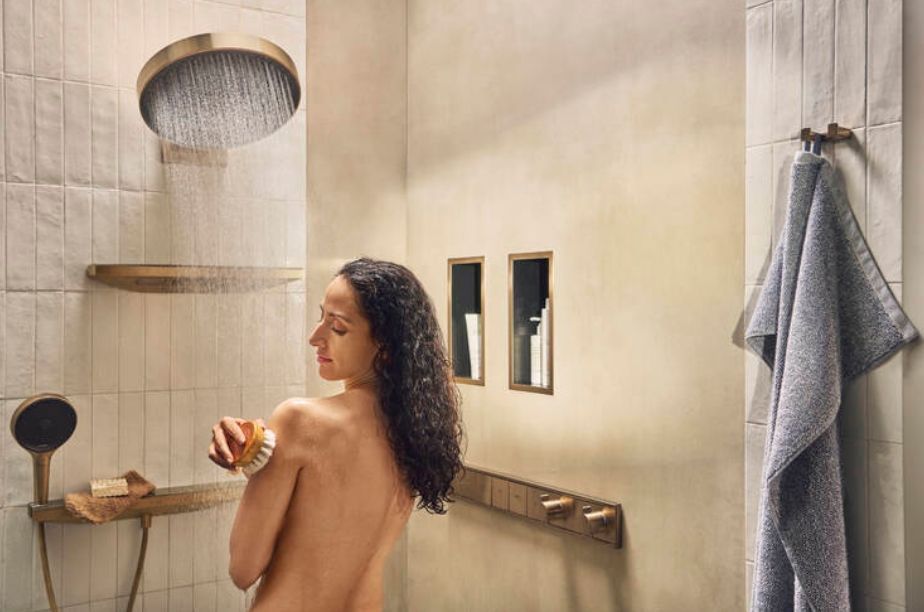 Верхний душ круглый настенный HANSGROHE Rainfinity 26234990 360, 1jet, цвет Полированное золото