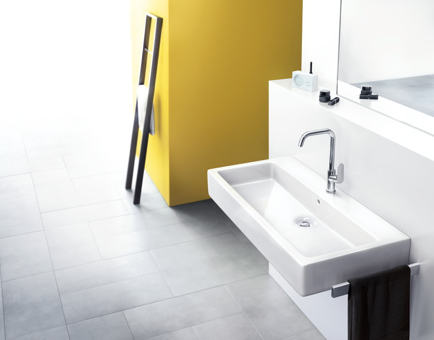 Однорычажный смеситель для раковины с поворотным изливом HANSGROHE Focus 31609000 240 мм, с донным клапаном, цвет Хром