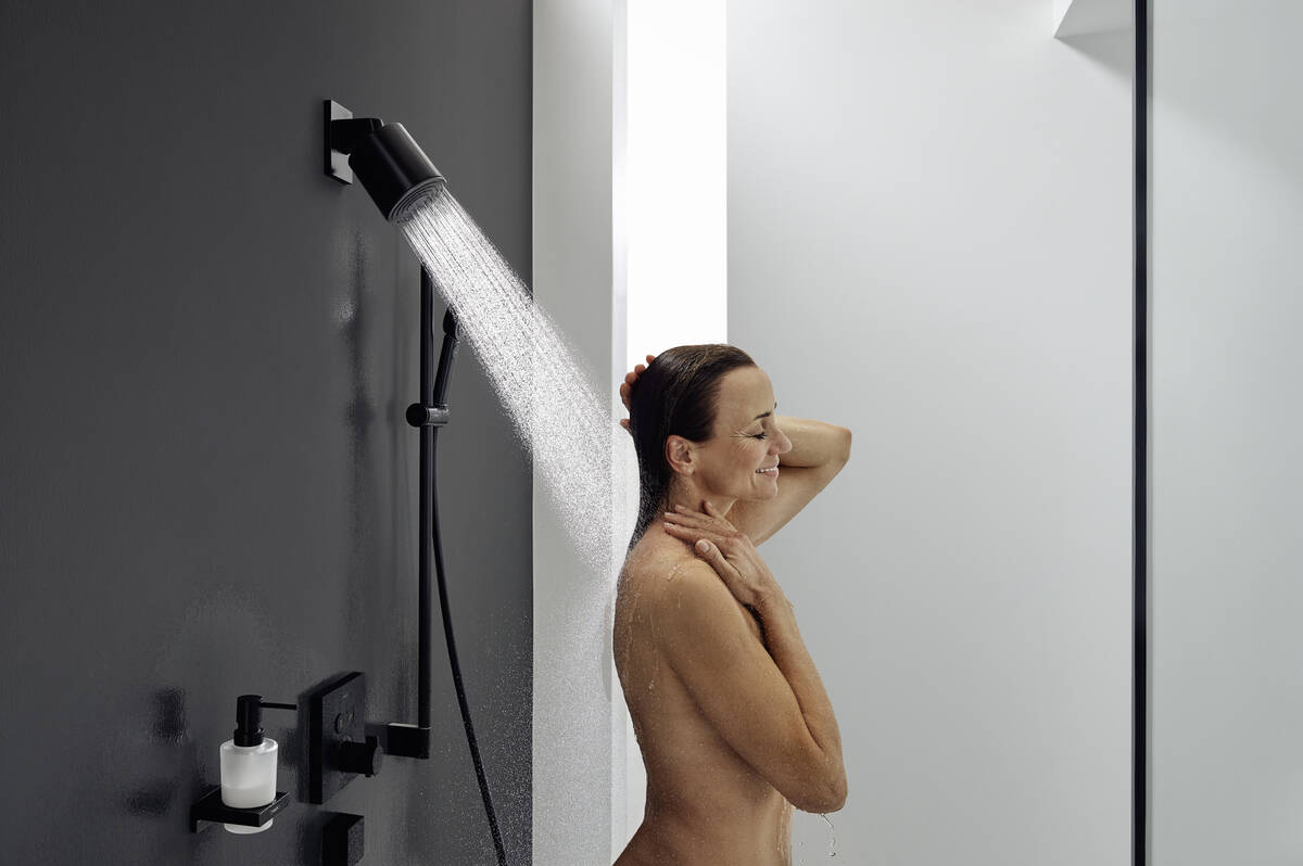 Душевой набор Hansgrohe Pulsify Select S 24170000 105 3jet Relaxation, со штангой 900 мм, хром