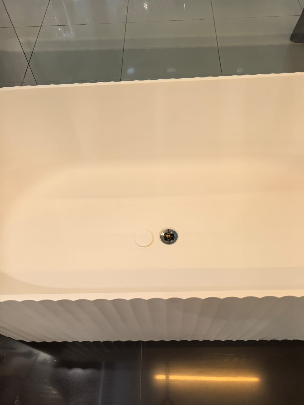 Крышка донного клапана для ванны DEA DESIGN  DD4210 5 из искусственного камня Solid Suface, цвет белый матовый Graphite №5