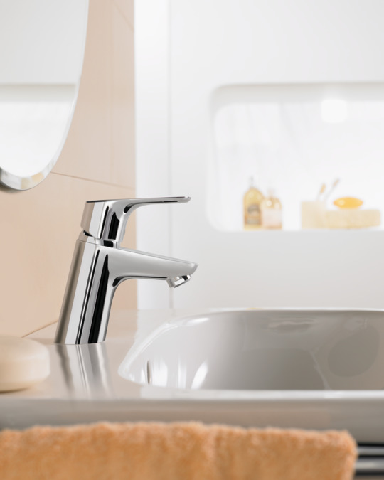 Однорычажный смеситель для раковины HANSGROHE Focus 31733000 70 мм, без донного клапана, цвет Хром