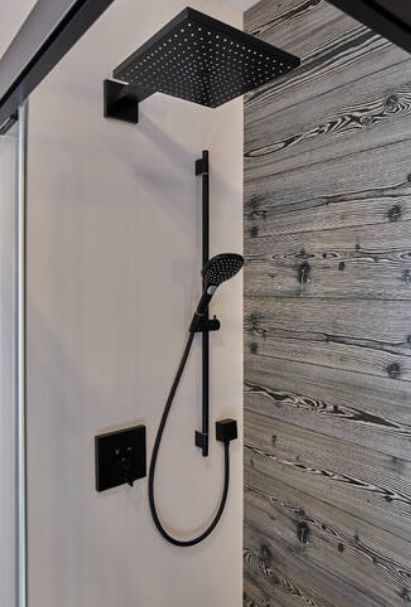 Верхний душ квадратный с настенным держателем HANSGROHE Raindance E 26238990 300, 1jet, цвет Полированное золото