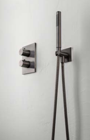 Ручной душ цилиндрической формы ALMAR EasyBrass hand shower E082095.316 цвет сталь нержавеющая брашированная AIS 316