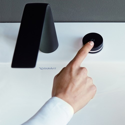 Электронный смеситель для раковины Duravit D.1 D11100008046 на два отверстия, со встроенным блоком питания, без донного клапана, чёрный матовый