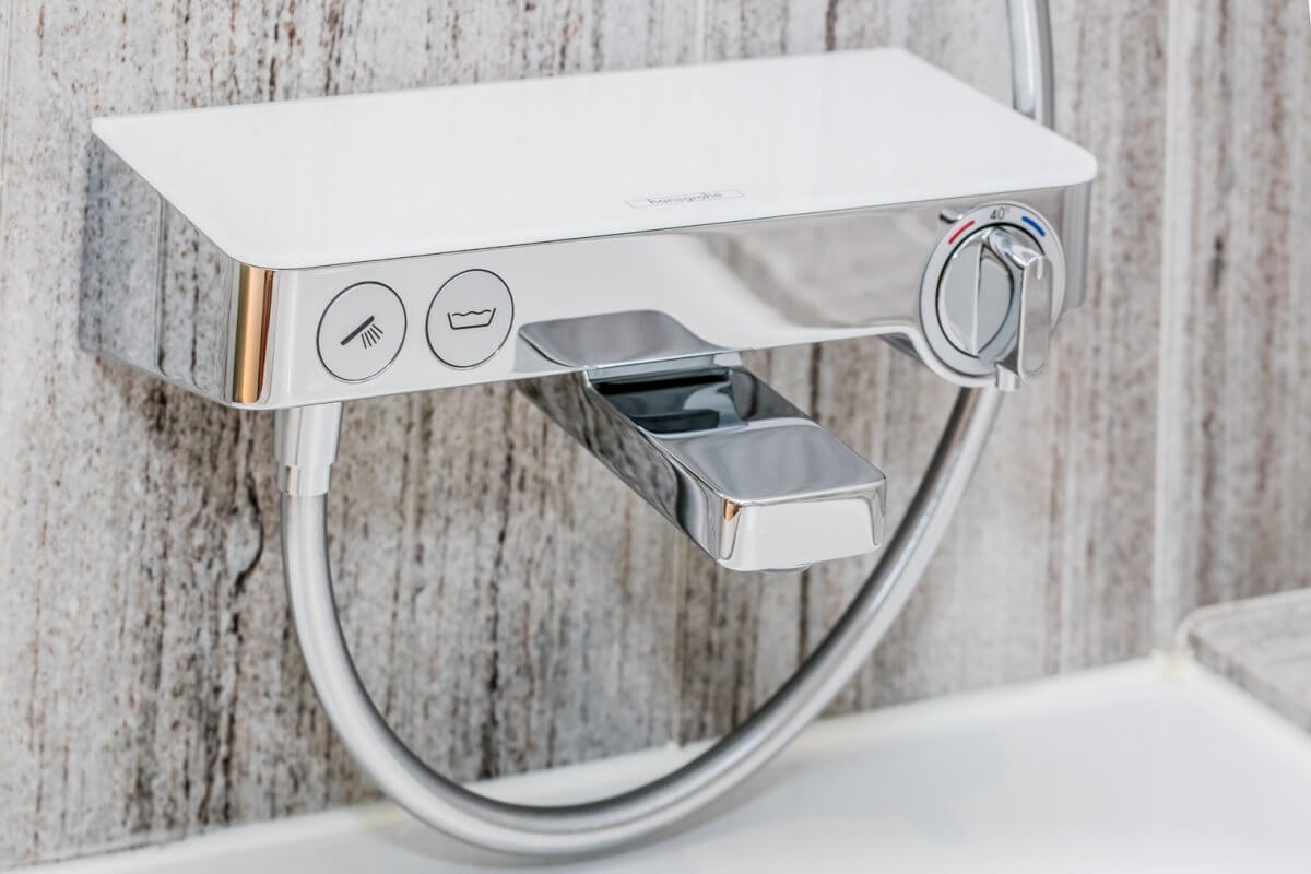 Термостат для ванны Нansgrohe ShowerTablet Select 13151400 белый/хром